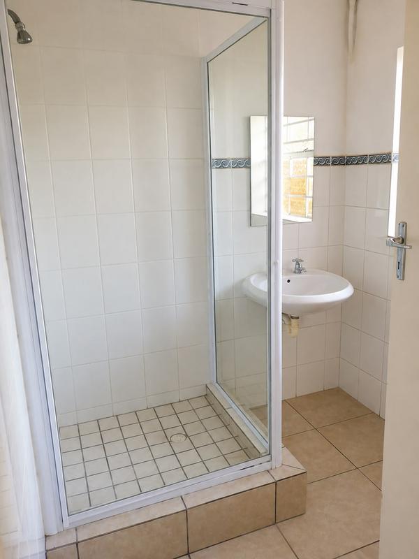 To Let 1 Bedroom Property for Rent in Rondebosch Western Cape